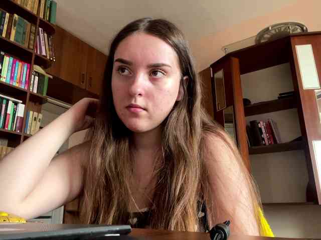 Modèle: CeliaThouvenel