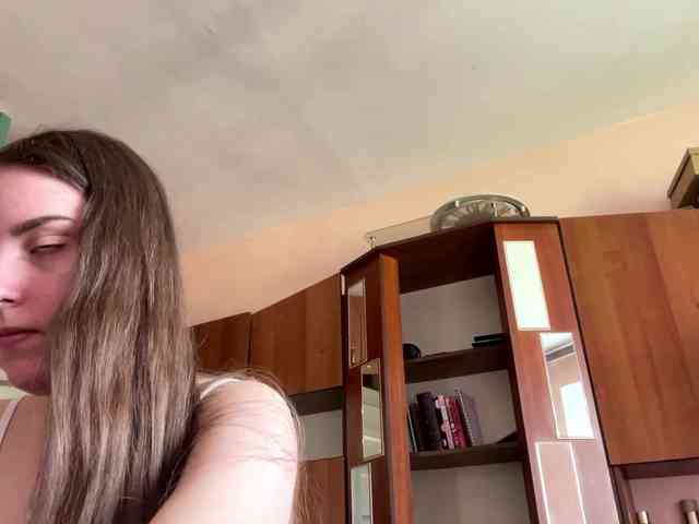 Modèle: CeliaThouvenel