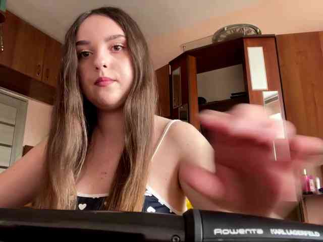 Modèle: CeliaThouvenel