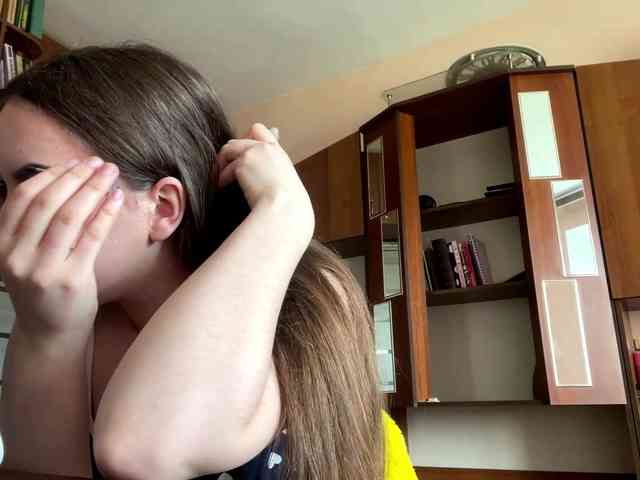 Modèle: CeliaThouvenel