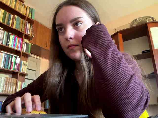 Modèle: CeliaThouvenel