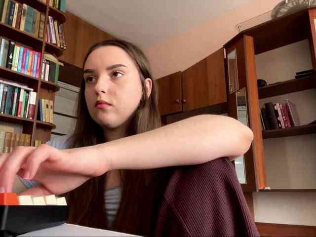 Modèle: CeliaThouvenel