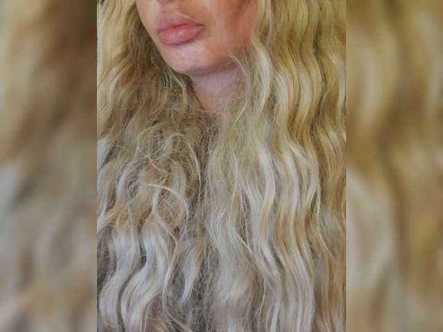 Sofaa live cam on BongaCams