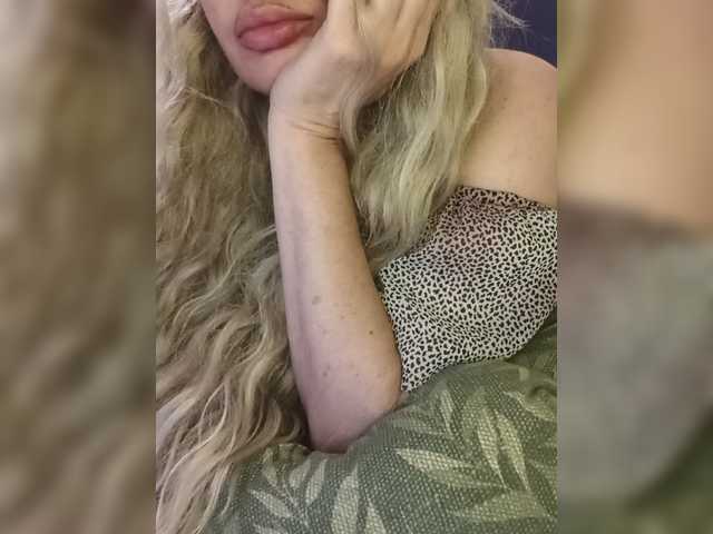 Sofaa live cam on BongaCams