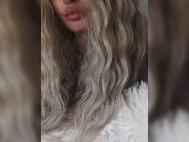 Sofaa live cam on BongaCams