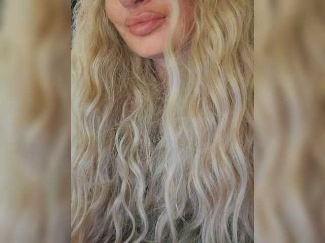 Sofaa live cam on BongaCams