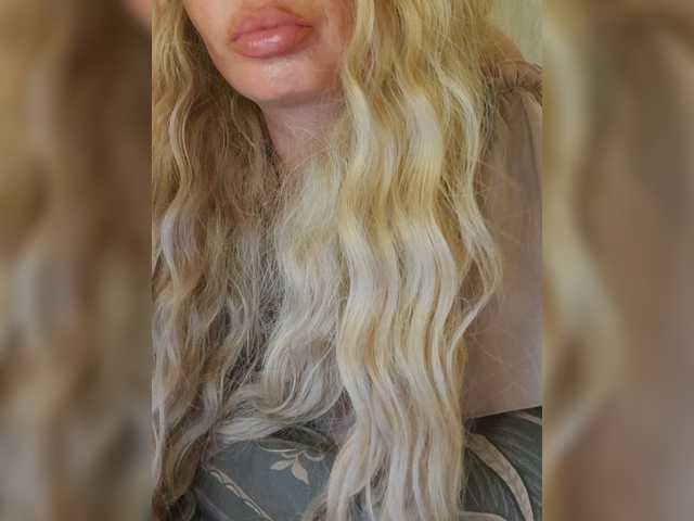 Sofaa live cam on BongaCams