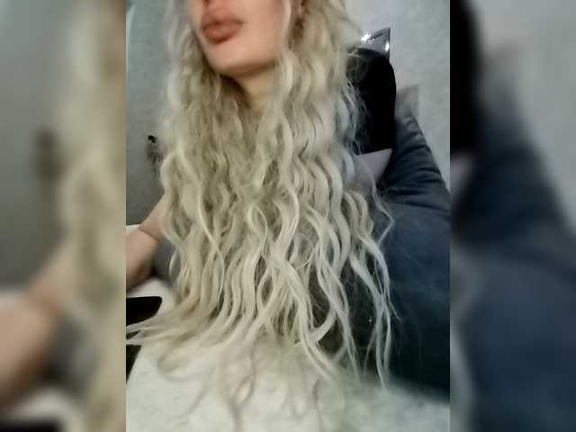 Sofaa live cam on BongaCams