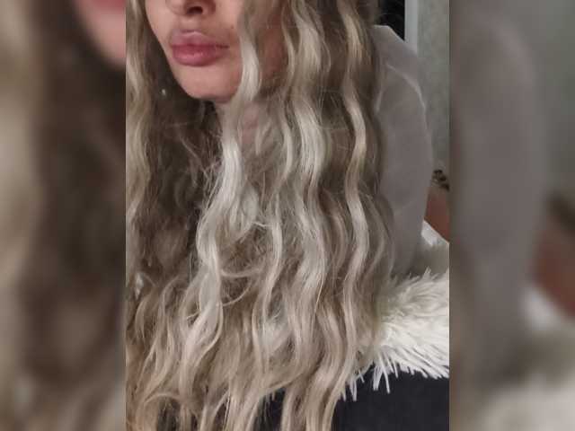 Sofaa live cam on BongaCams