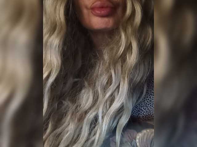 Sofaa live cam preview