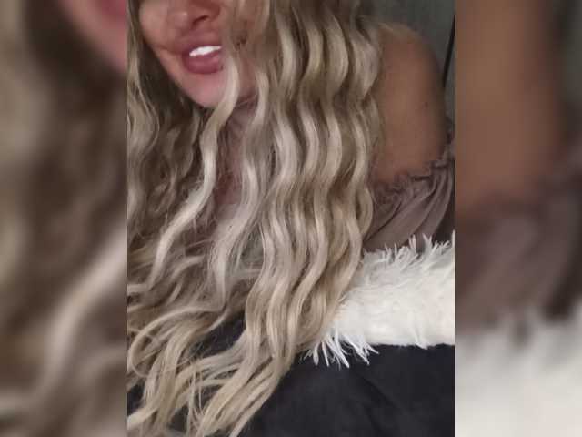 Sofaa live cam preview