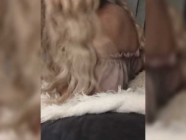 Sofaa live cam on BongaCams