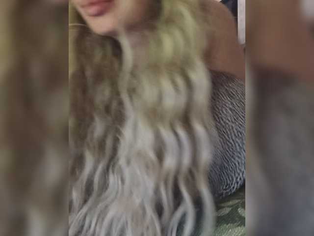 Sofaa live cam on BongaCams