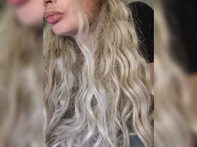 Sofaa live cam on BongaCams