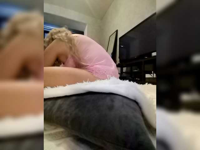 Sofaa live cam on BongaCams
