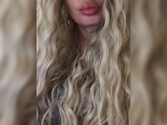 Sofaa live cam preview