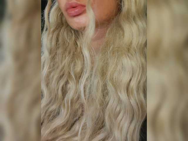 Sofaa live cam on BongaCams