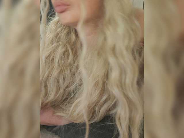 Sofaa live cam on BongaCams