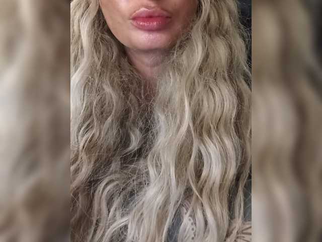 Sofaa live cam on BongaCams