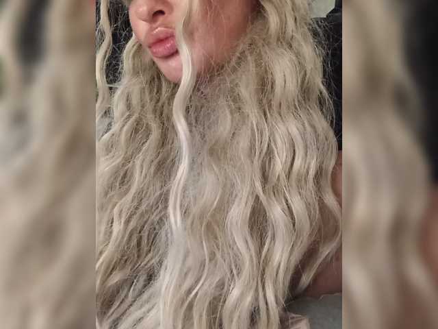 Sofaa live cam on BongaCams