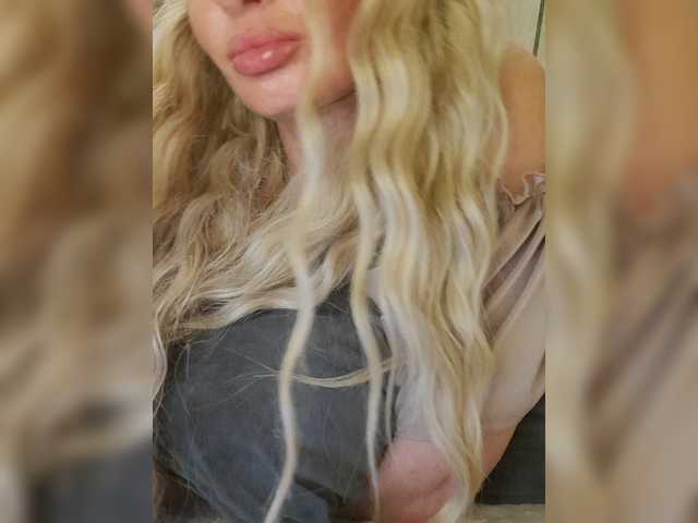 Sofaa live webcam show