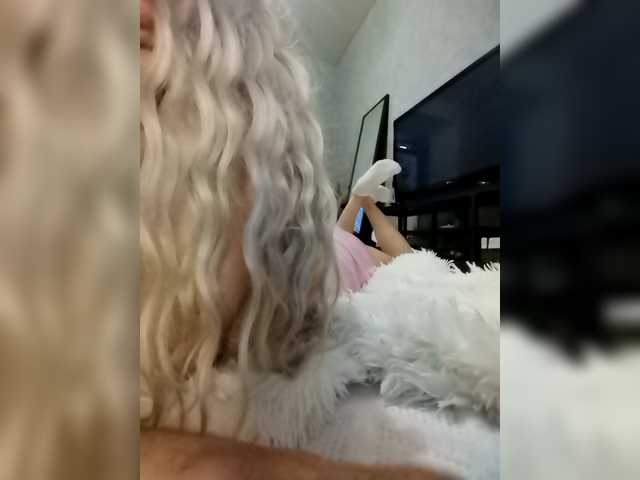 Sofaa live cam on BongaCams