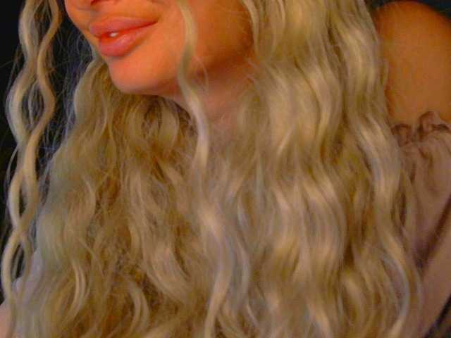 Sofaa live cam on BongaCams
