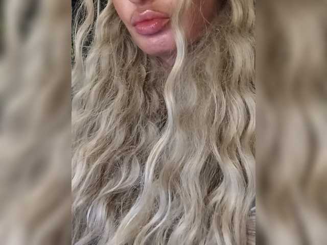 Sofaa live cam on BongaCams
