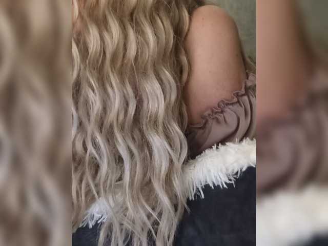 Sofaa live cam on BongaCams