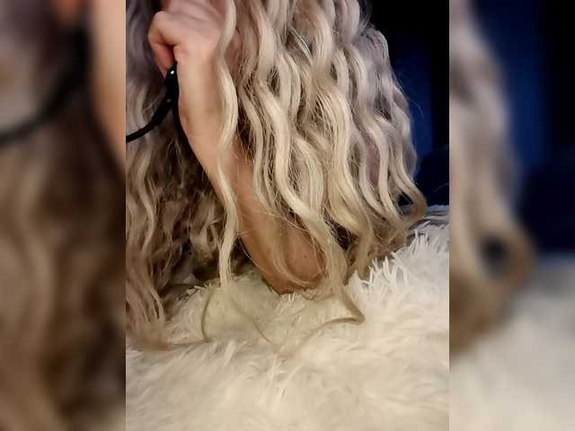 Sofaa live cam on BongaCams