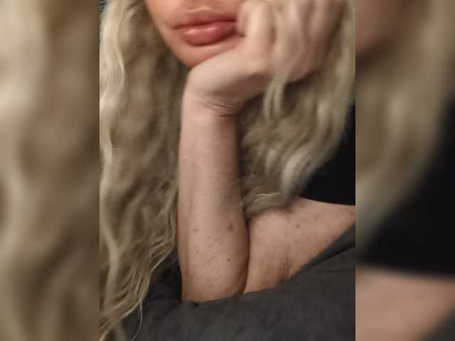 Sofaa live cam on BongaCams