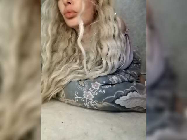 Sofaa live cam on BongaCams