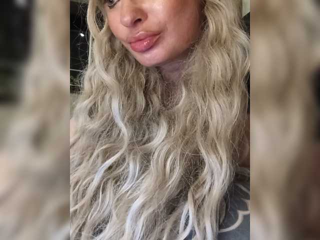 Sofaa live cam on BongaCams