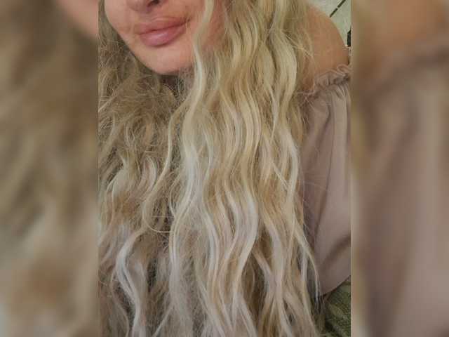 Sofaa live cam on BongaCams