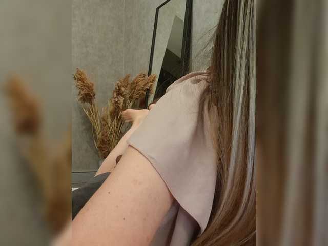 Sofaa live cam on BongaCams