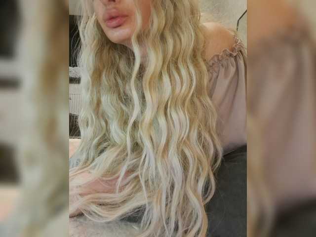 Sofaa live cam on BongaCams