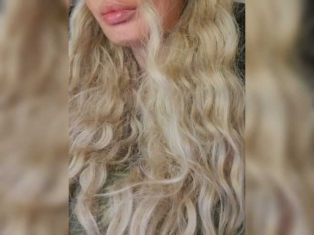 Sofaa live cam on BongaCams
