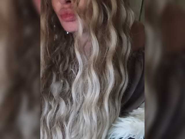 Sofaa live cam preview