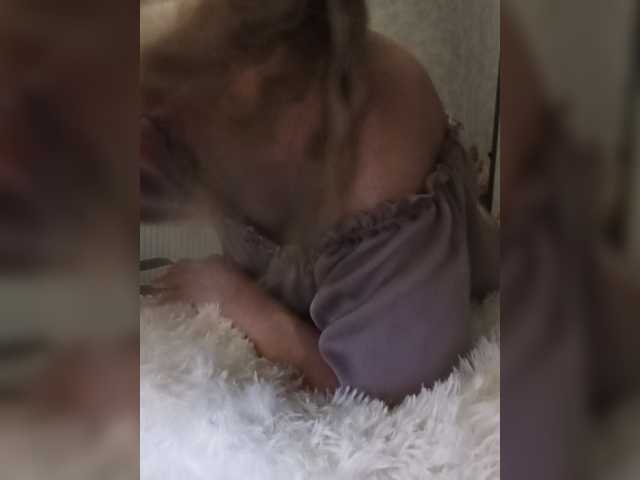 Sofaa live cam on BongaCams