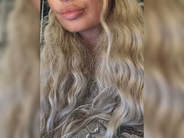Sofaa live cam on BongaCams