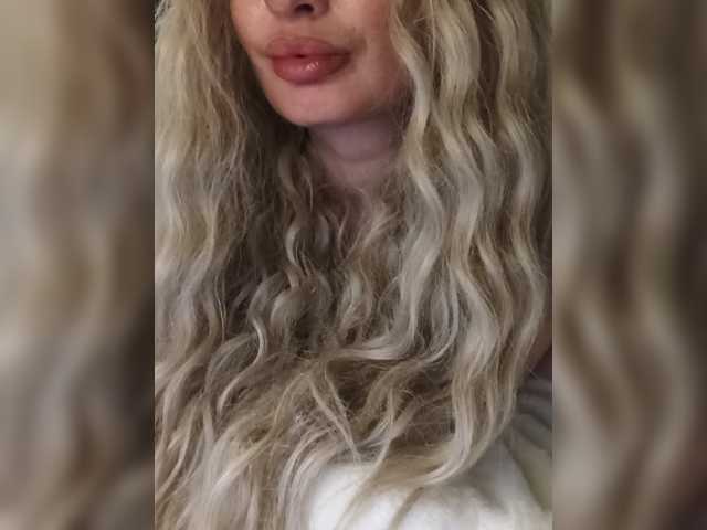 Sofaa live cam on BongaCams