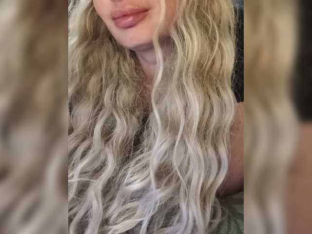 Sofaa live cam on BongaCams