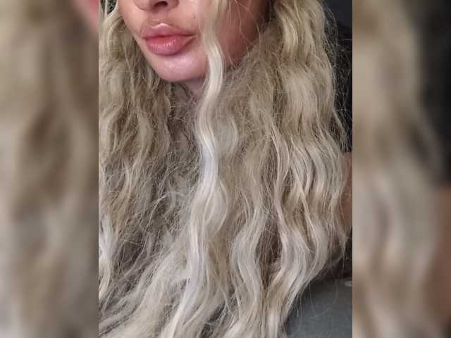 Sofaa live cam on BongaCams