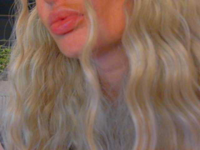 Sofaa live webcam show