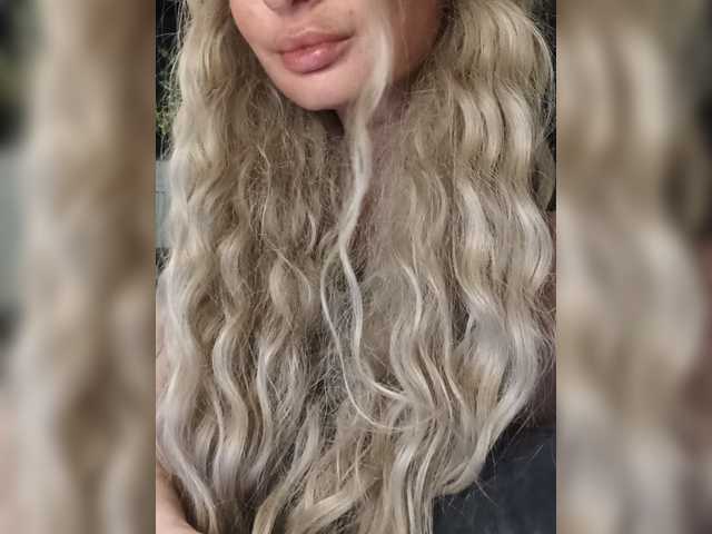 Sofaa live cam on BongaCams