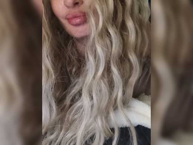 Sofaa live cam on BongaCams
