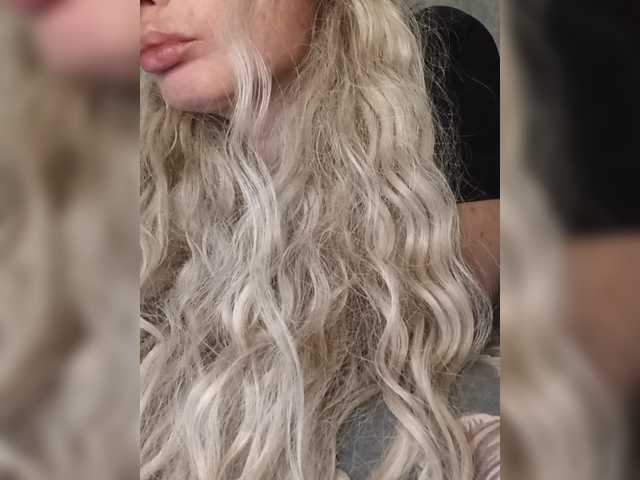 Sofaa live cam on BongaCams
