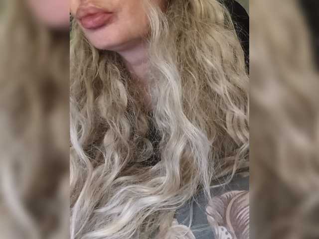 Sofaa live cam on BongaCams