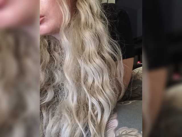 Sofaa live cam on BongaCams