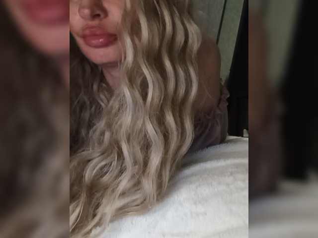 Sofaa live cam on BongaCams